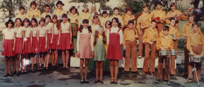 1979. Band of pioneers in Galati.
