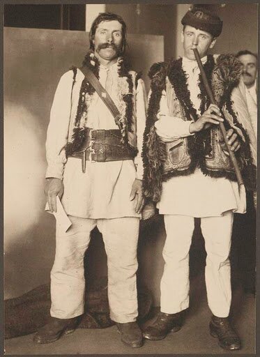 Pipers - (c) NYPL - Image ID: 1206550 - Photo: Augustus Francis Sherman
