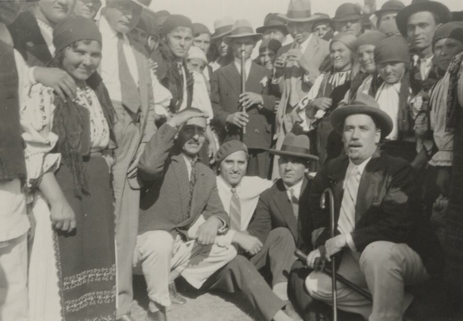 Stephen Holban, Marin Fudulu, Pan Halippa, together with villagers in Nisporeni Lapusna