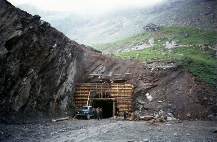 Tunnel construction in Făgăraş mountains