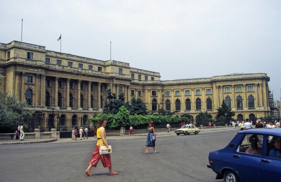 1990. Royal Palace (National Arts Museum)