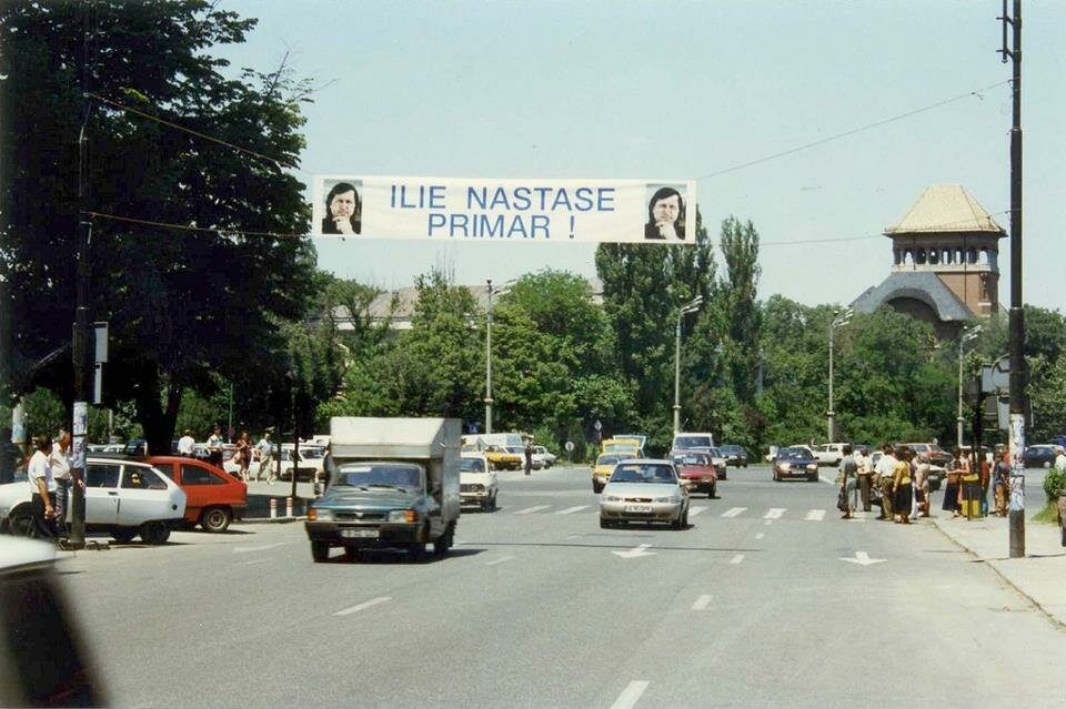  Victoriei Square . 1996