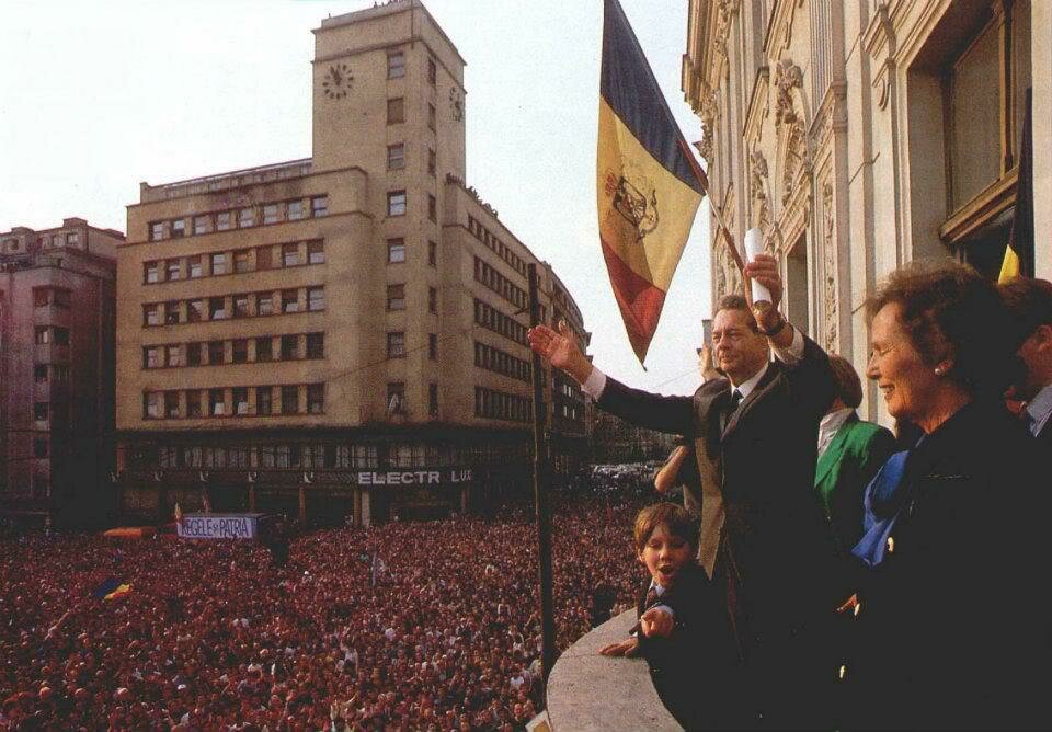 April 1992. At Orthodox Easter, the former king of Romania, Mihai I, welcomes the crowd gathered in front of the Continental Hotel on Calea Victoriei.