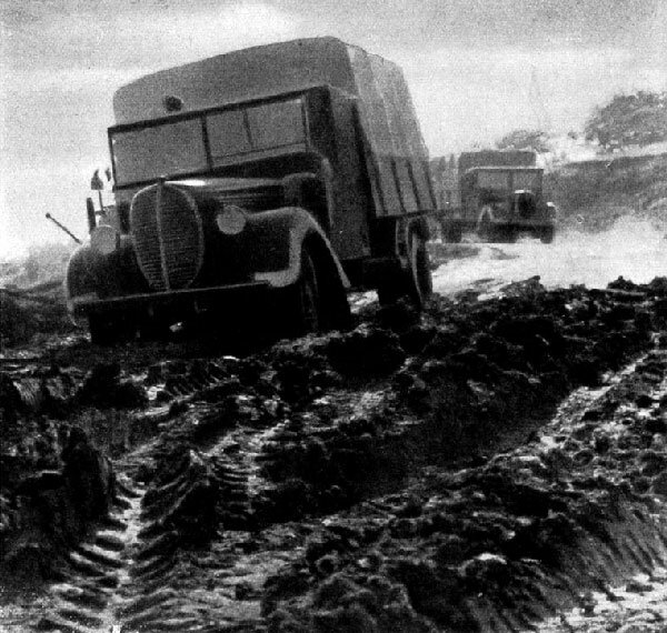 Supply column on the muddy roads of Bessarabia before Soroki