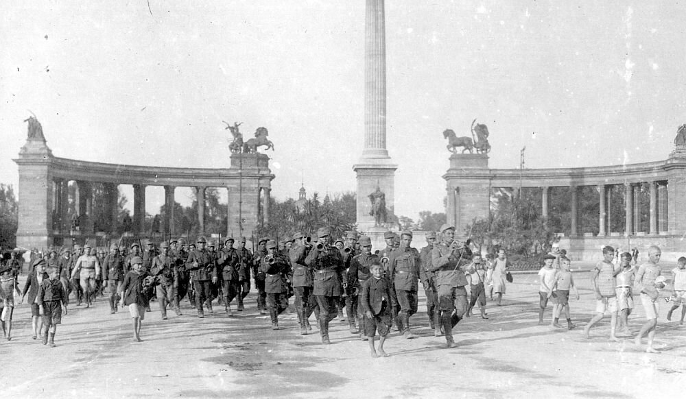 Romanian Regiment near Millennium column in Budapest