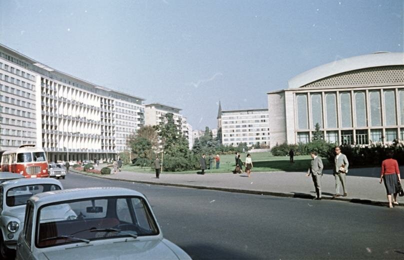 1966 Revolution Square, in right is the Sala Palatului.