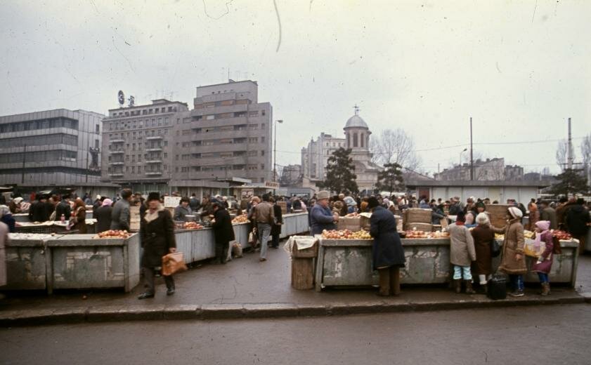 1986 Unirii Square
